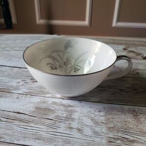 Sone China Made in Japan Platinum #7050 Pattern Grain Plume Tea Cup